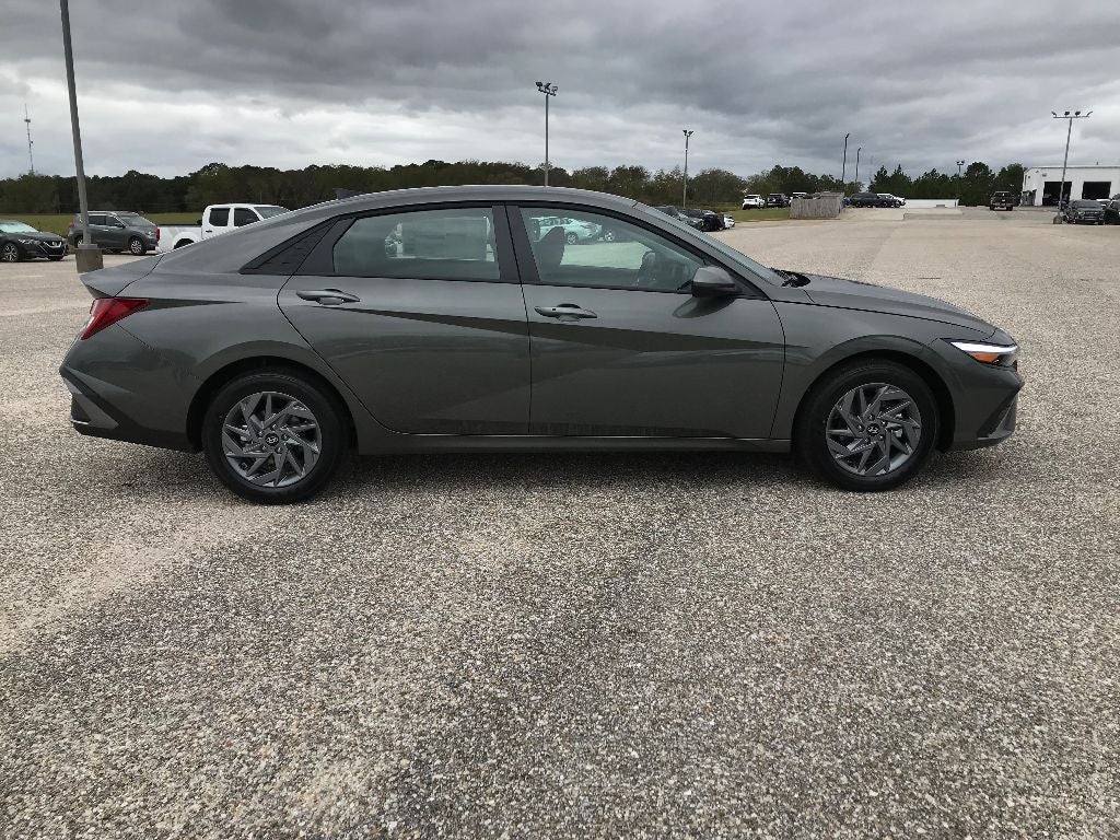 2026 Hyundai Elantra HEV Blue