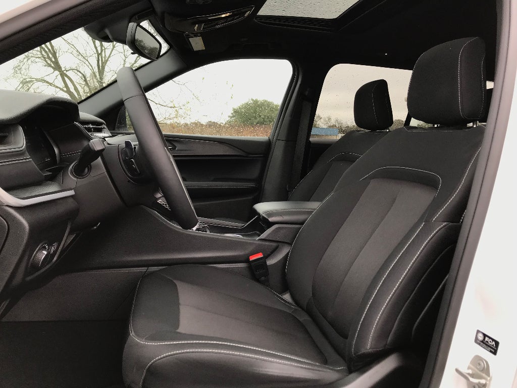 2024 Jeep Grand Cherokee Laredo X