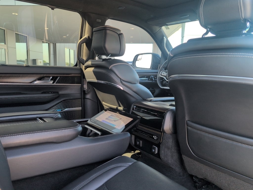 2022 Jeep Grand Wagoneer Series II