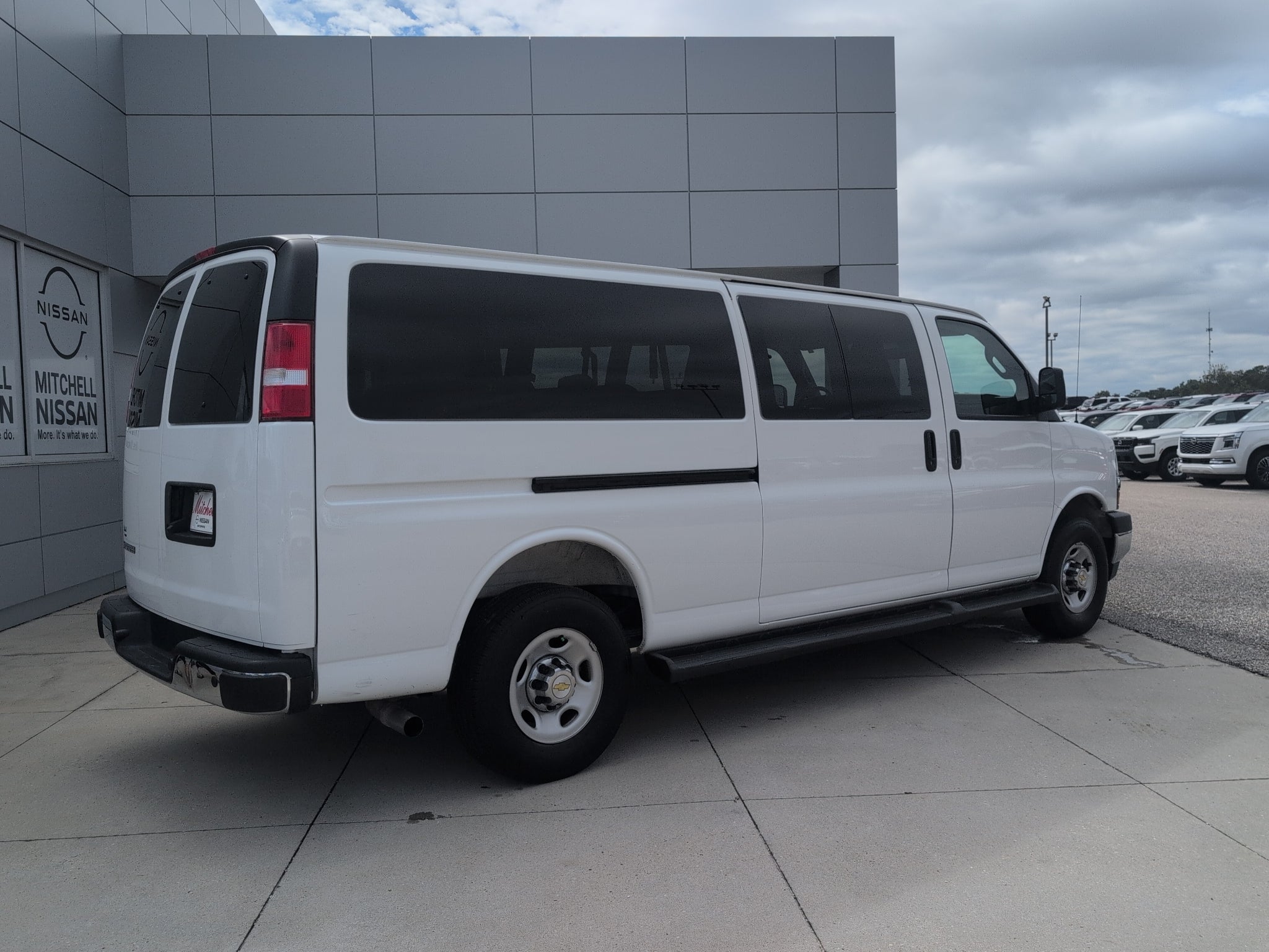 2025 Chevrolet Express LT