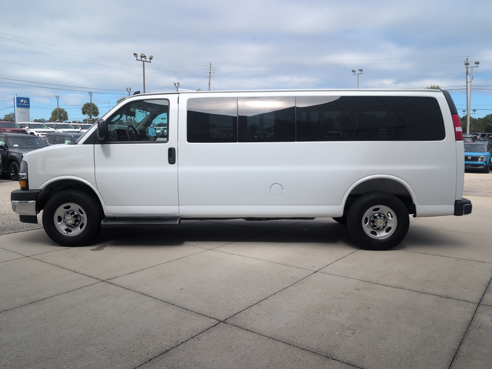 2025 Chevrolet Express LT