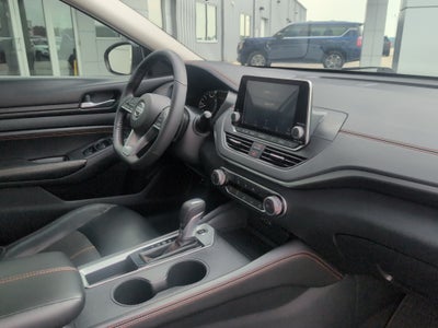 2022 Nissan Altima SR