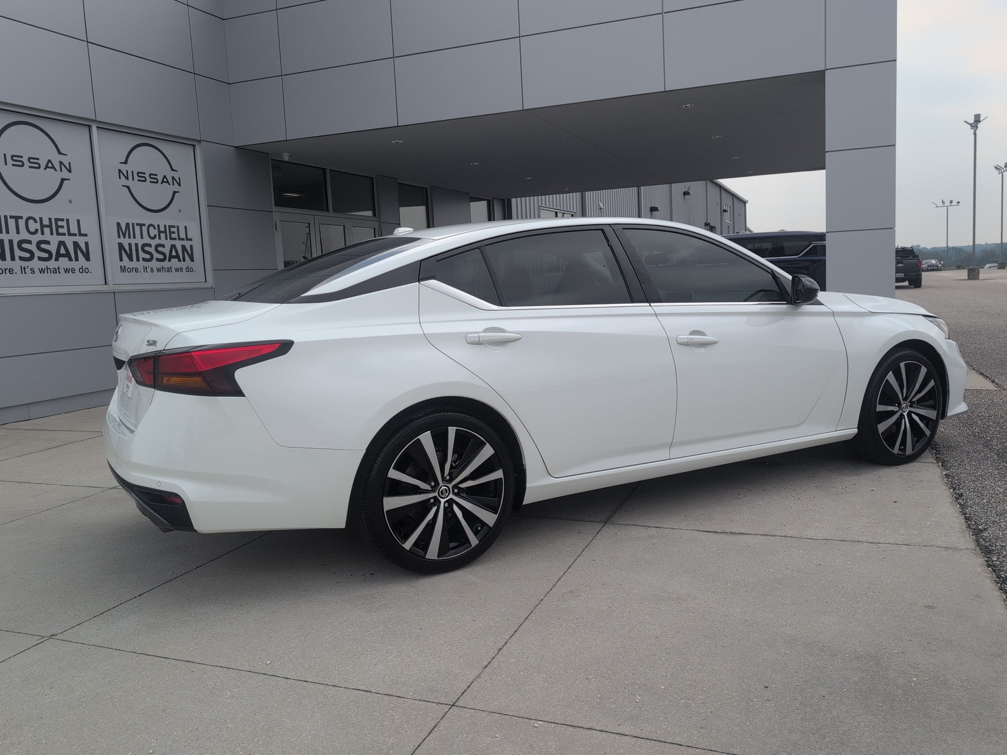 2022 Nissan Altima SR