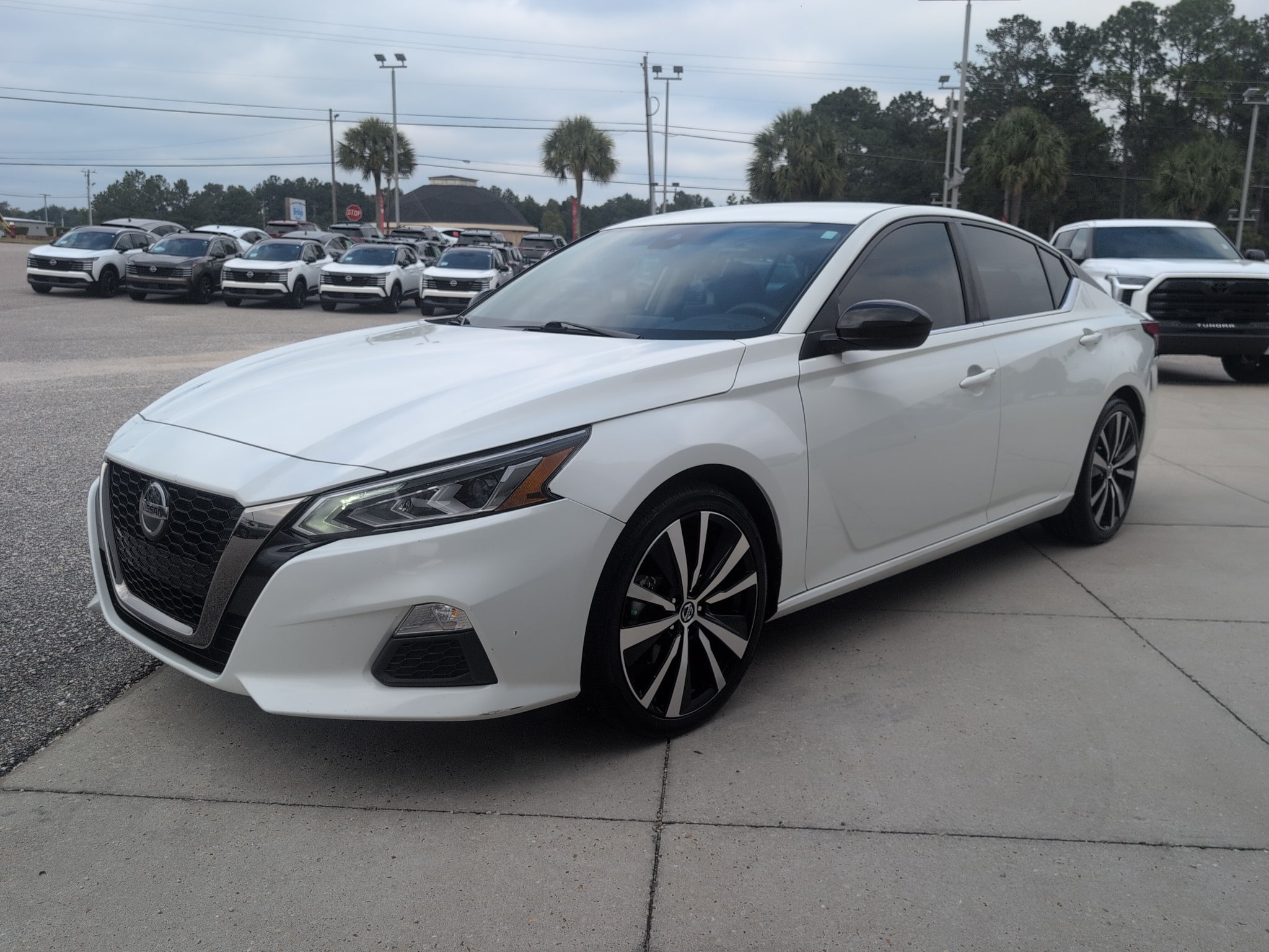 2022 Nissan Altima SR