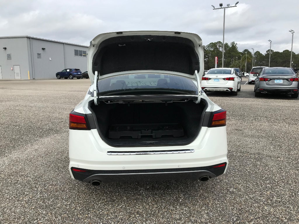 2022 Nissan Altima SR