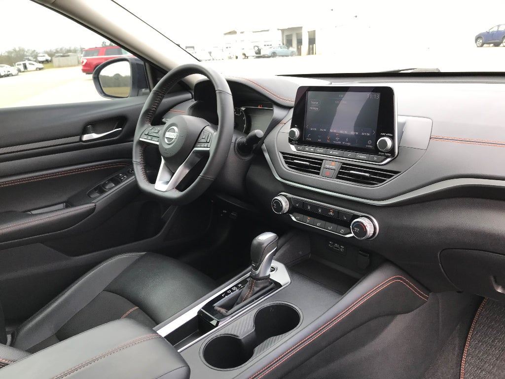 2022 Nissan Altima SR