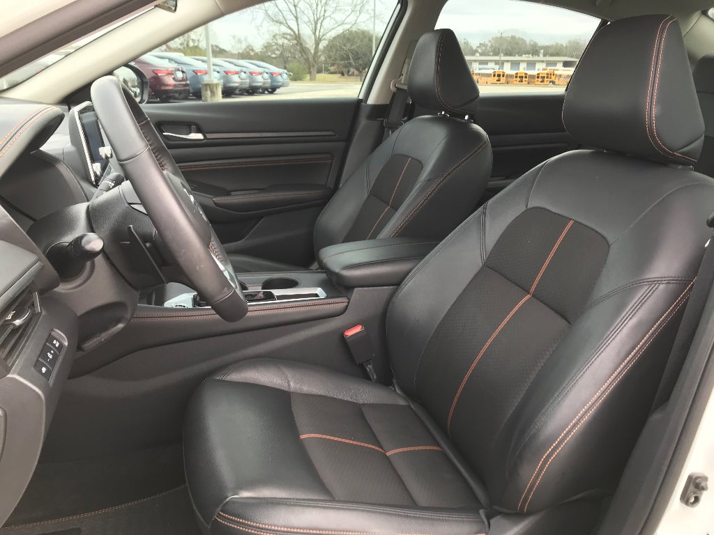 2022 Nissan Altima SR