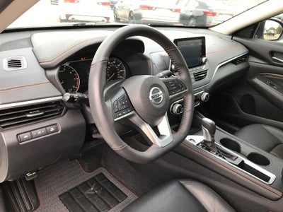 2022 Nissan Altima SR