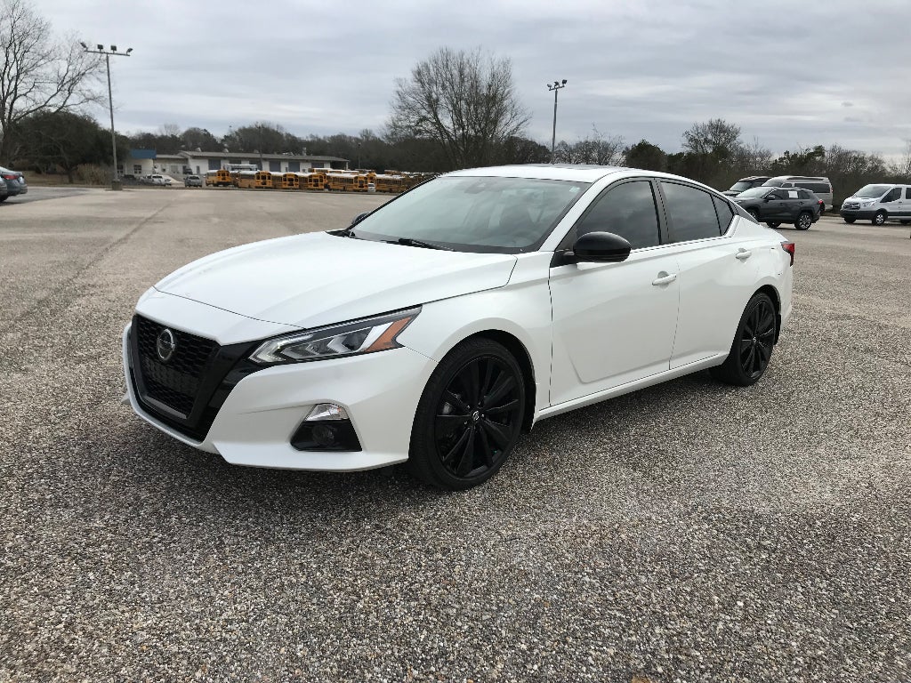 2022 Nissan Altima SR