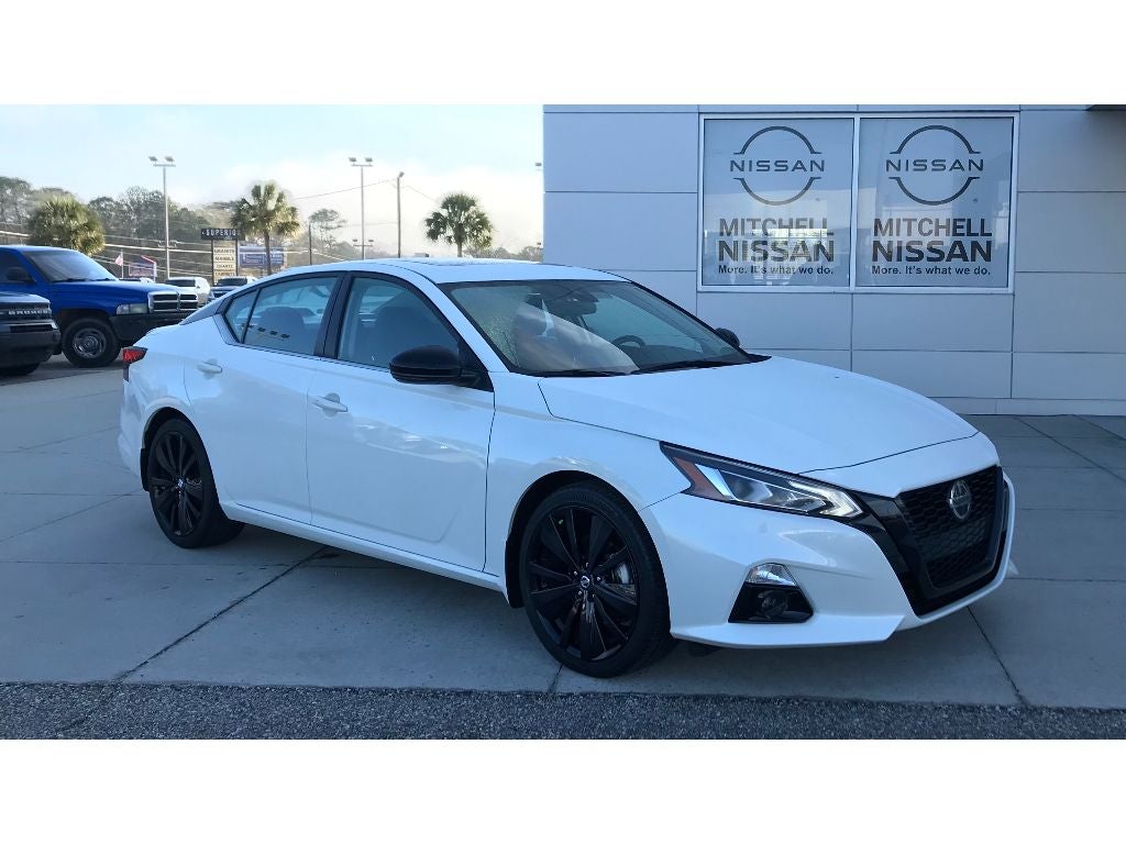 2022 Nissan Altima SR