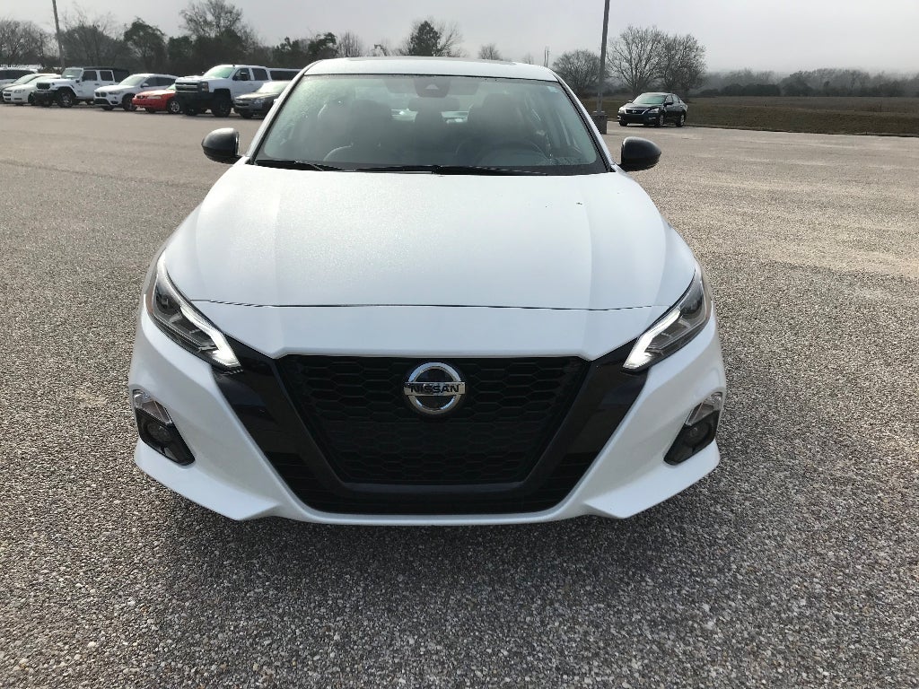2022 Nissan Altima SR