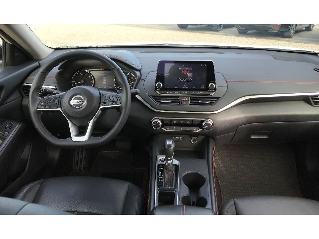 2022 Nissan Altima SR