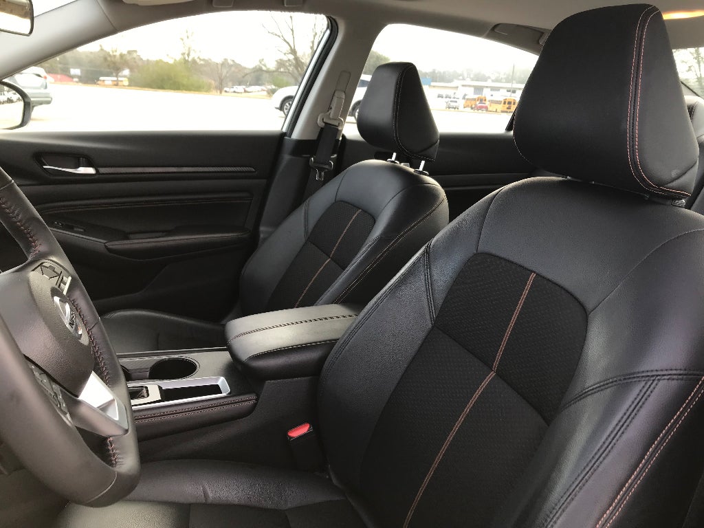 2022 Nissan Altima SR