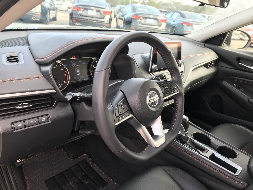 2022 Nissan Altima SR