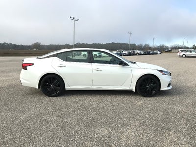 2022 Nissan Altima SR