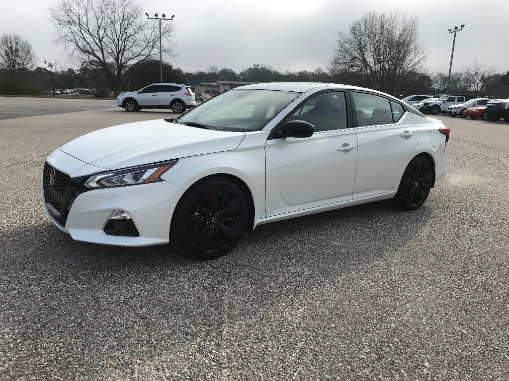 2022 Nissan Altima SR