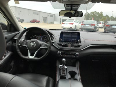 2022 Nissan Altima SR