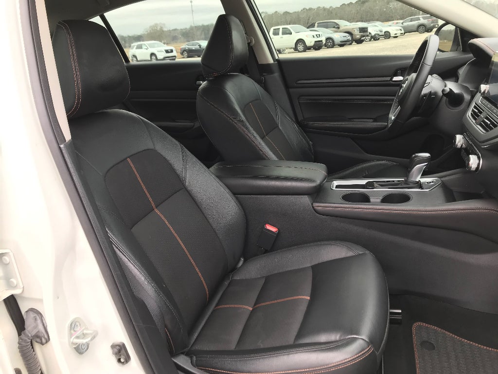 2022 Nissan Altima SR