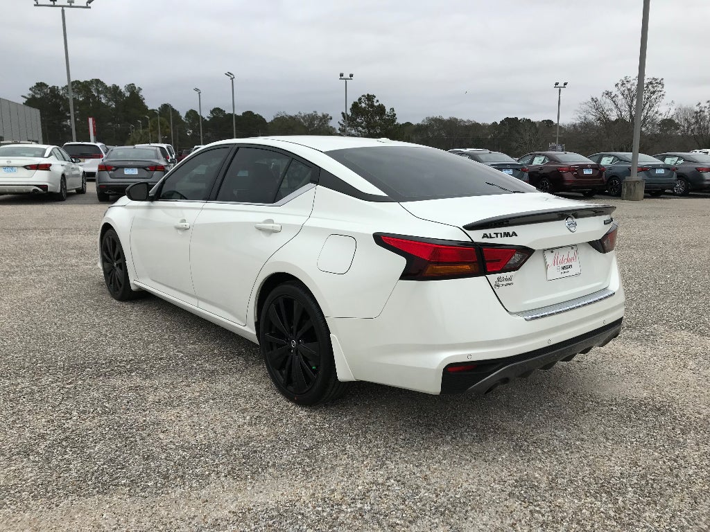 2022 Nissan Altima SR