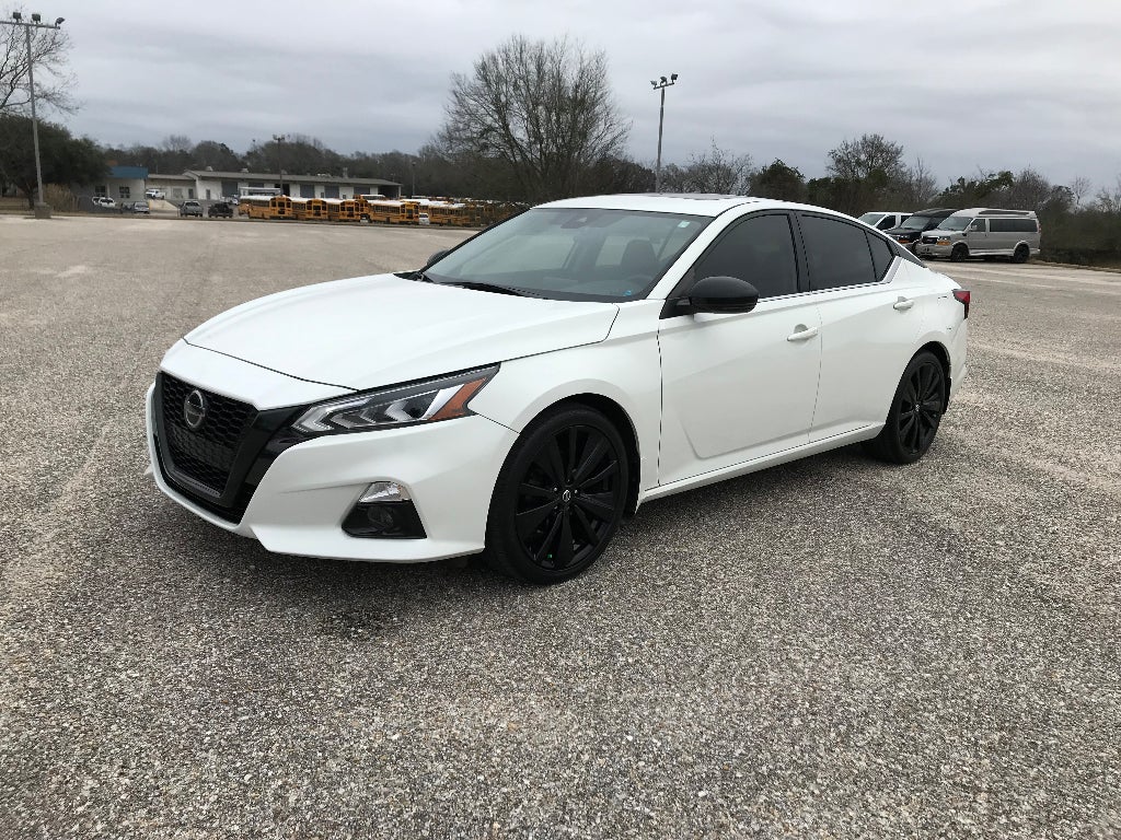 2022 Nissan Altima SR