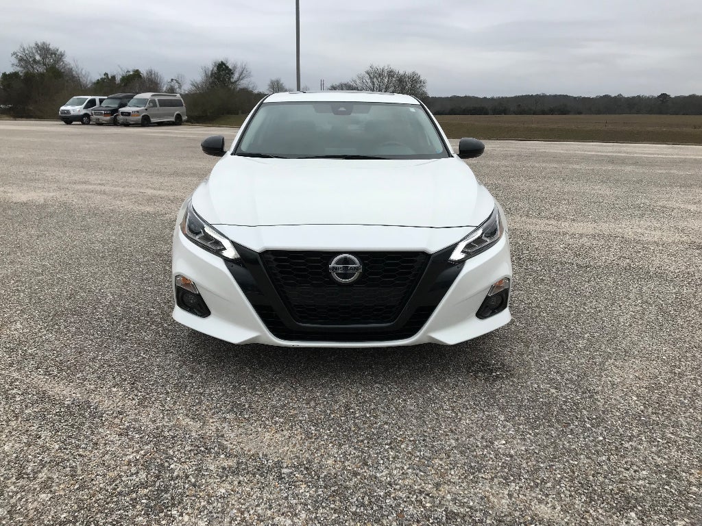 2022 Nissan Altima SR
