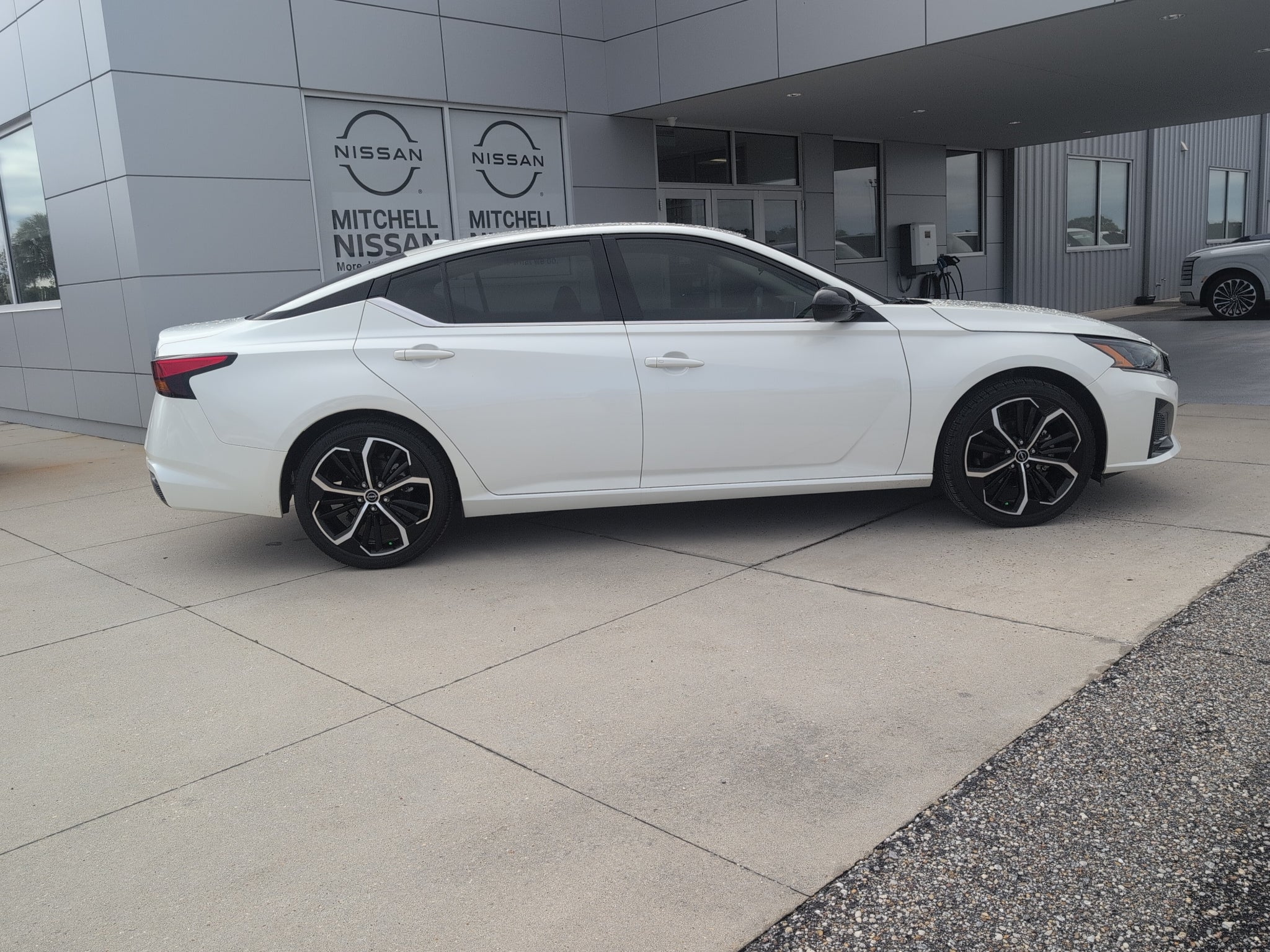 2024 Nissan Altima SR