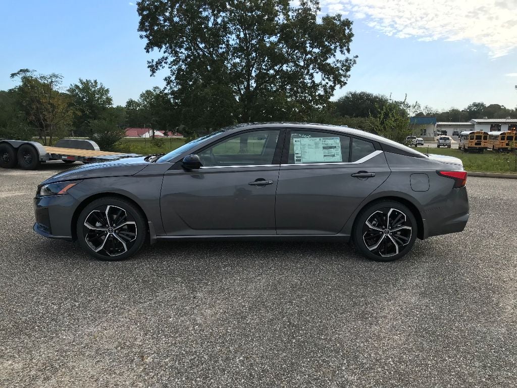 2025 Nissan Altima SR
