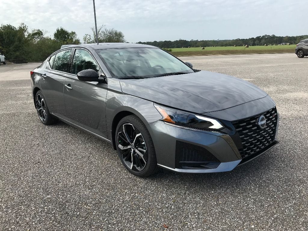 2025 Nissan Altima SR