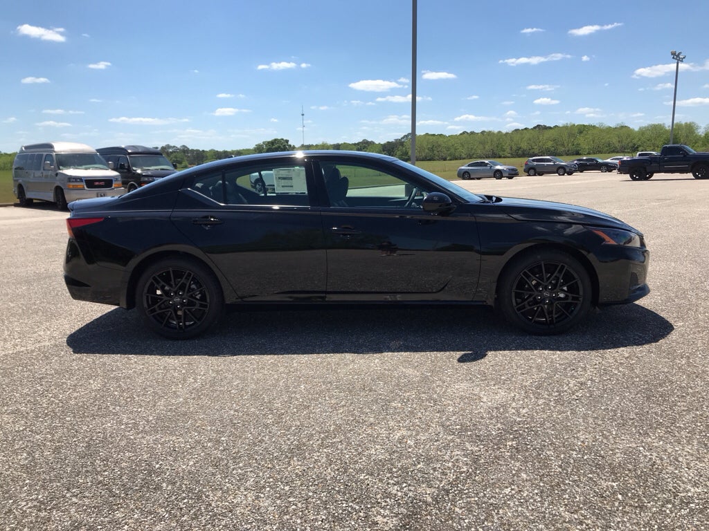 2026 Nissan Altima SR Midnight Edition®