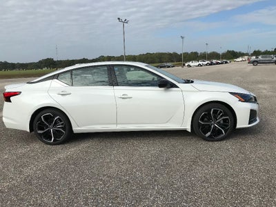 2025 Nissan Altima SR