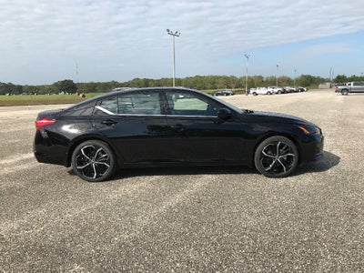 2025 Nissan Altima SR