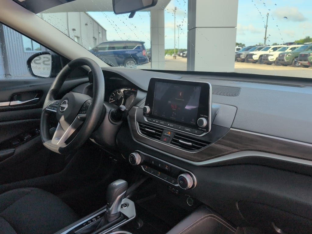 2023 Nissan Altima SV