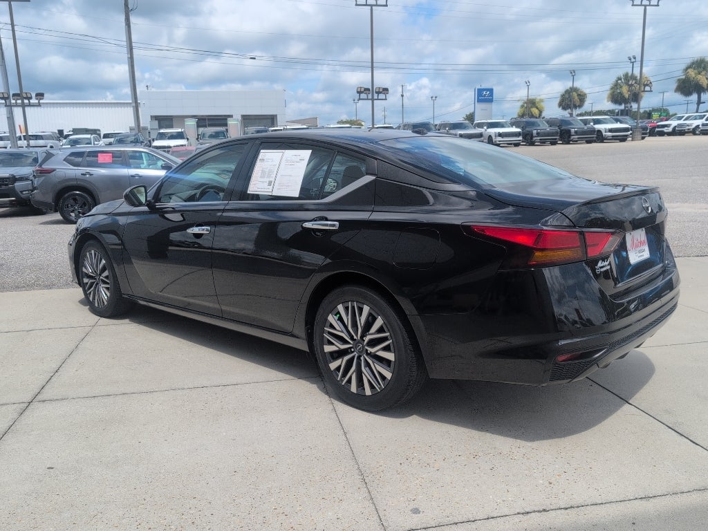 2023 Nissan Altima SV