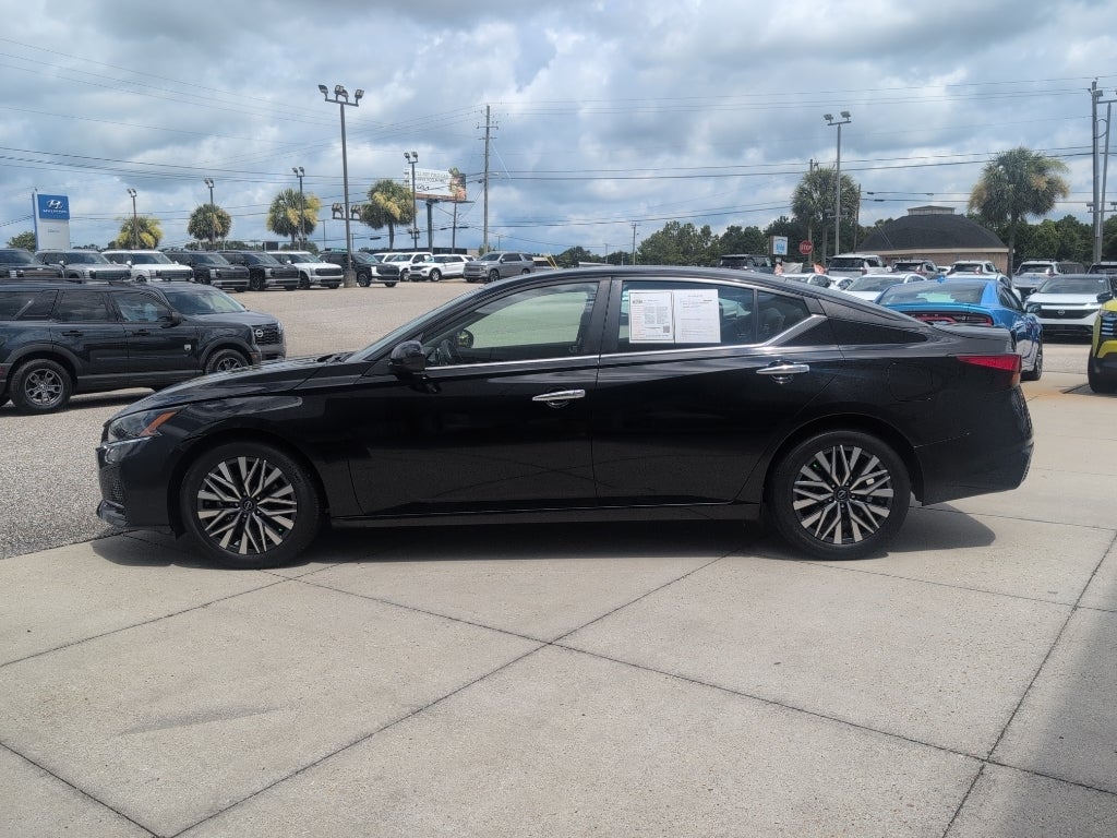 2023 Nissan Altima SV