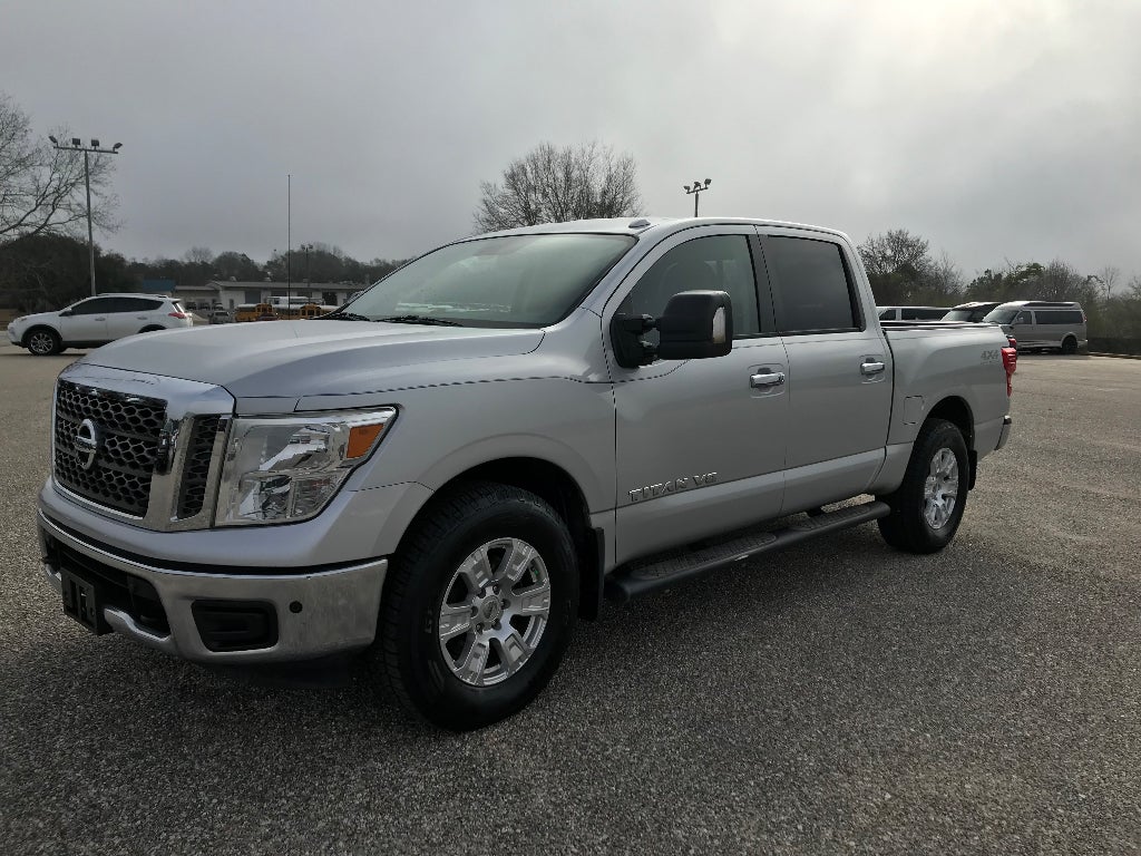 2018 Nissan Titan SV