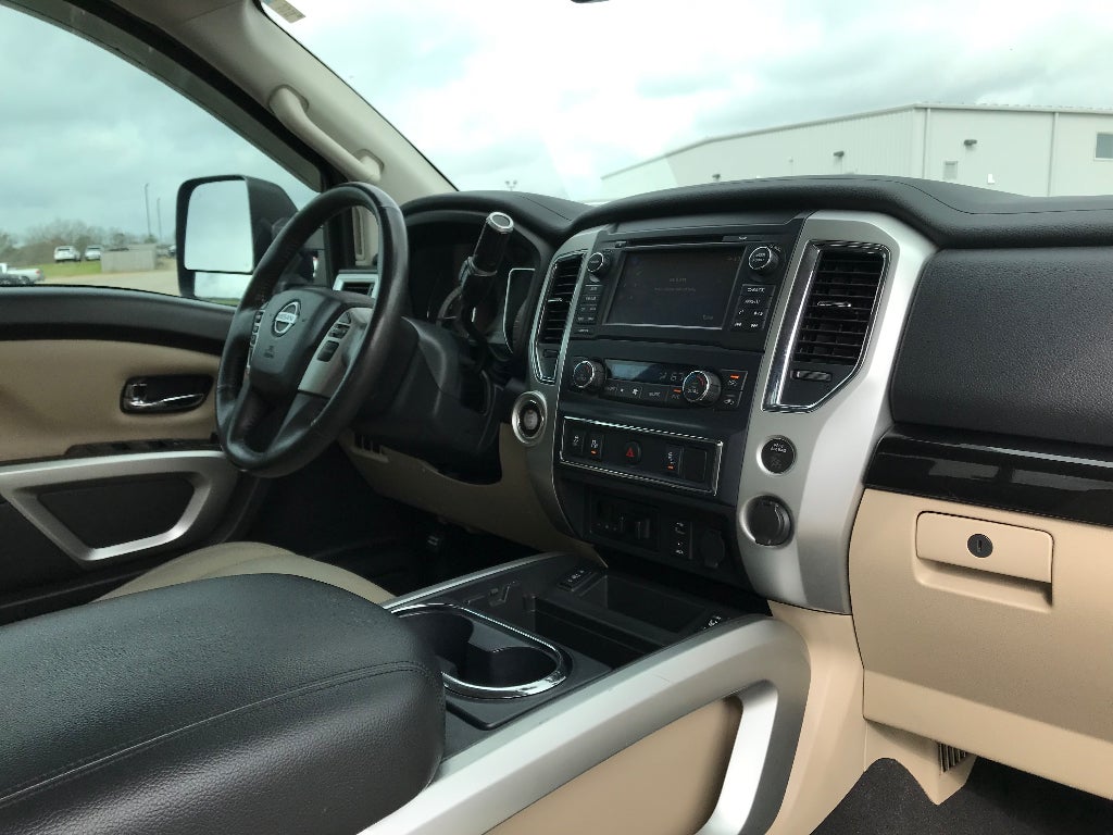 2017 Nissan Titan Crew Cab SV