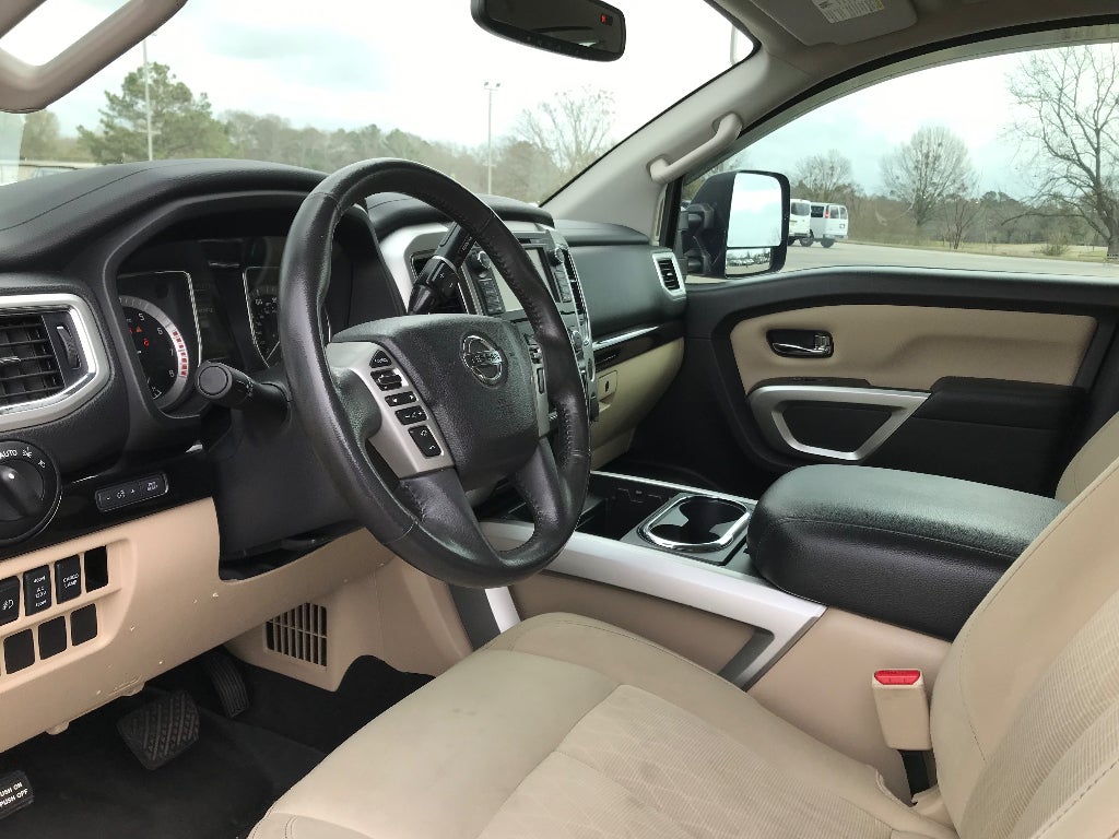 2017 Nissan Titan Crew Cab SV