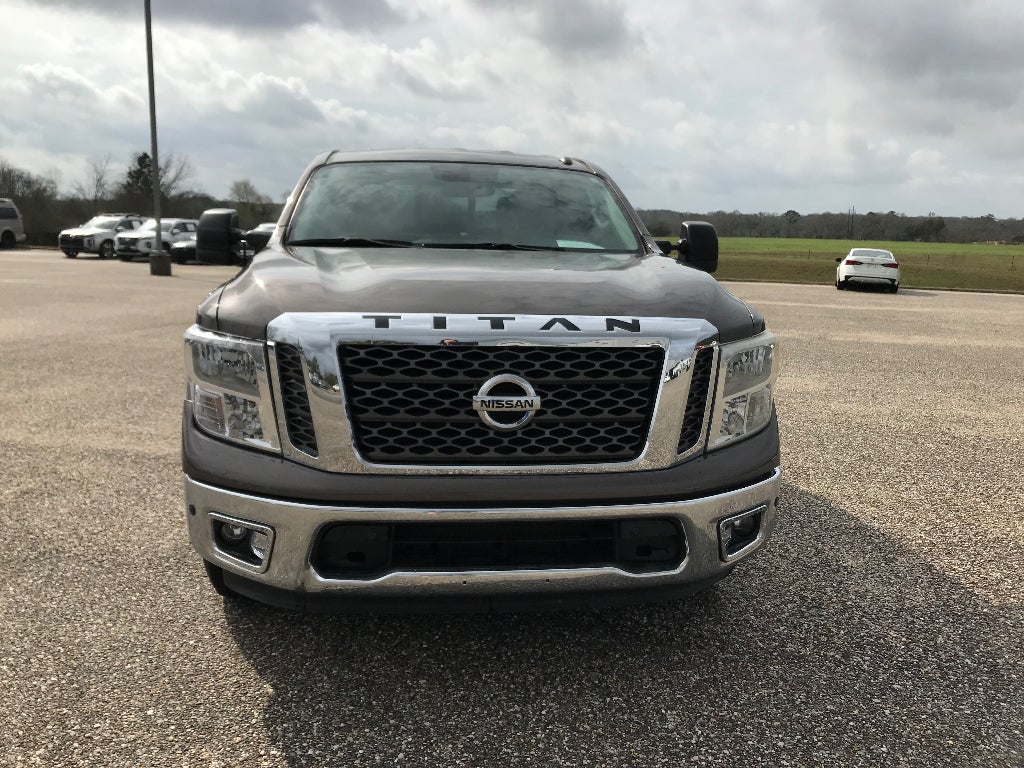 2017 Nissan Titan Crew Cab SV