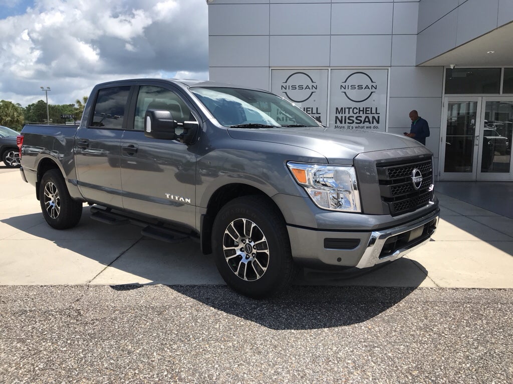 2024 Nissan Titan Crew Cab SV