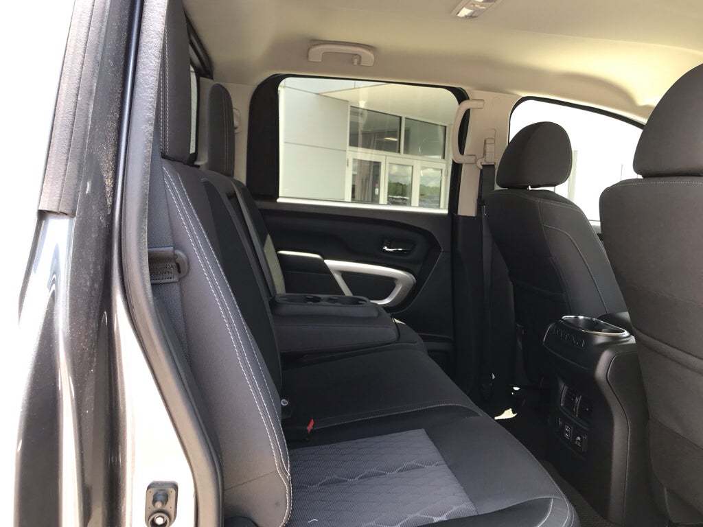 2024 Nissan Titan Crew Cab SV