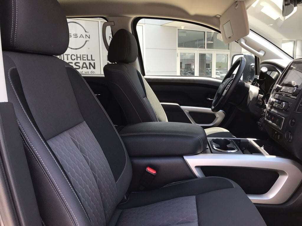 2024 Nissan Titan Crew Cab SV