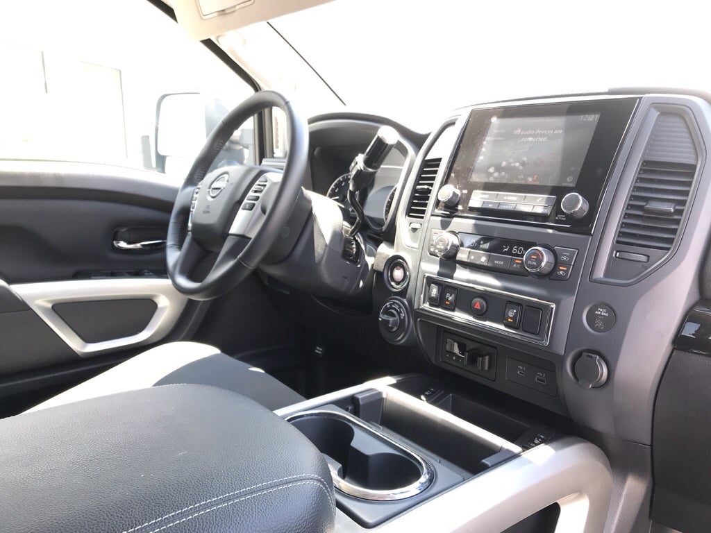 2024 Nissan Titan Crew Cab SV