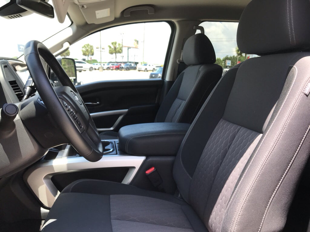 2024 Nissan Titan Crew Cab SV