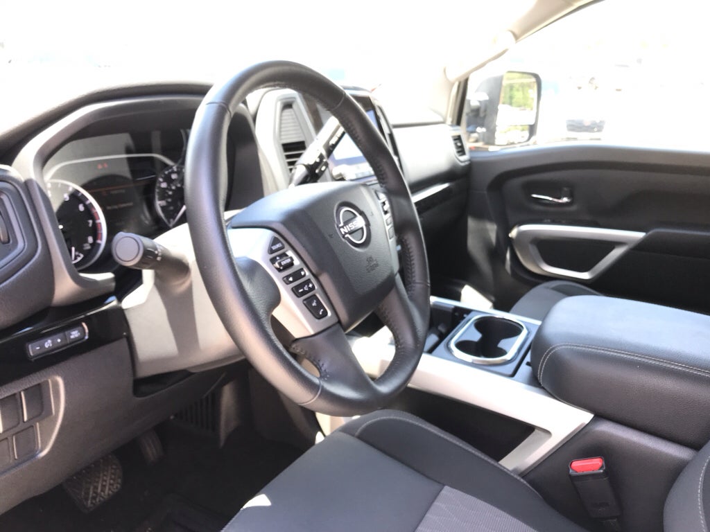 2024 Nissan Titan Crew Cab SV