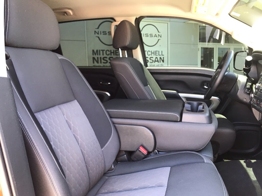 2024 Nissan Titan Crew Cab SV