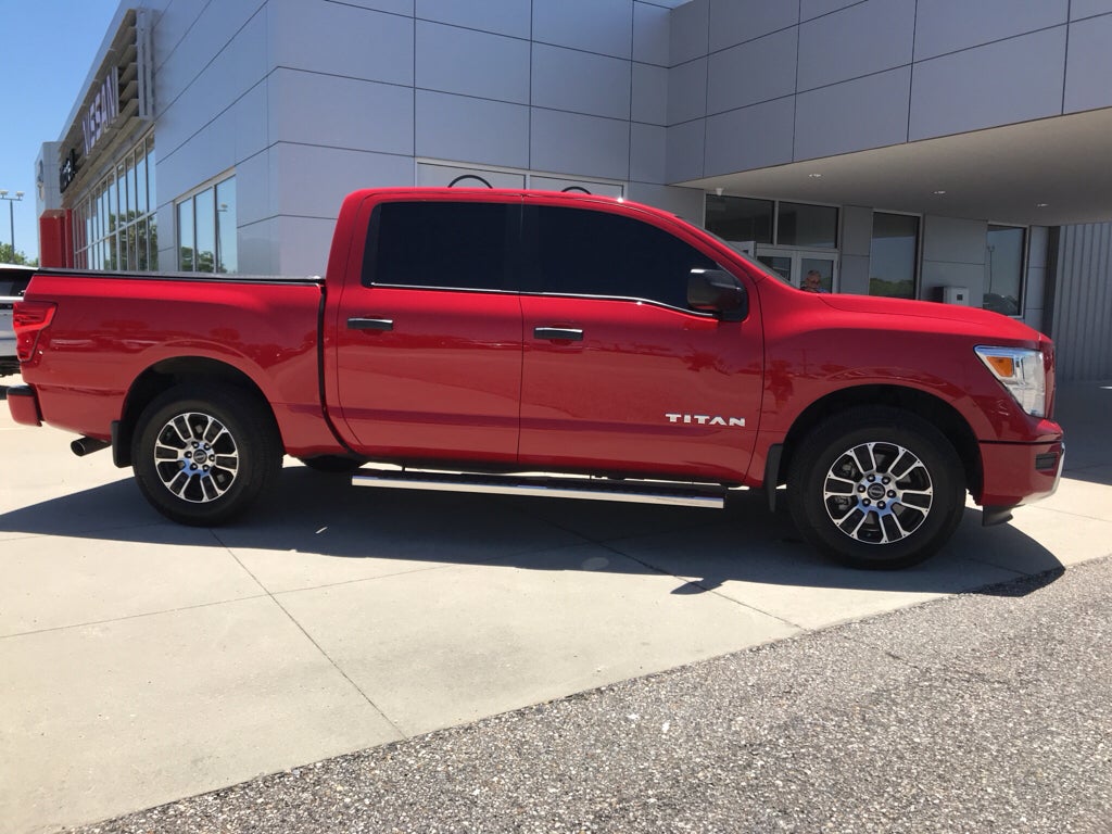 2024 Nissan Titan Crew Cab SV