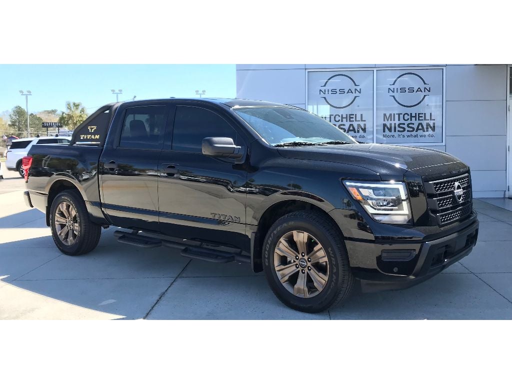 2024 Nissan Titan Crew Cab SV