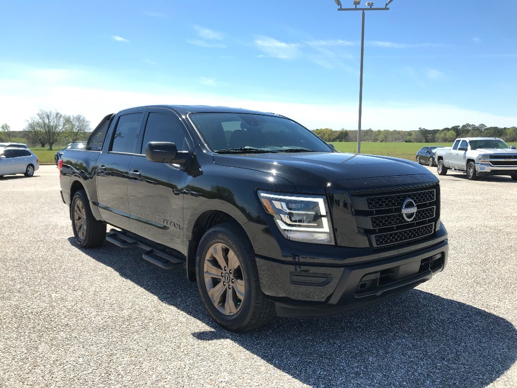 2024 Nissan Titan Crew Cab SV