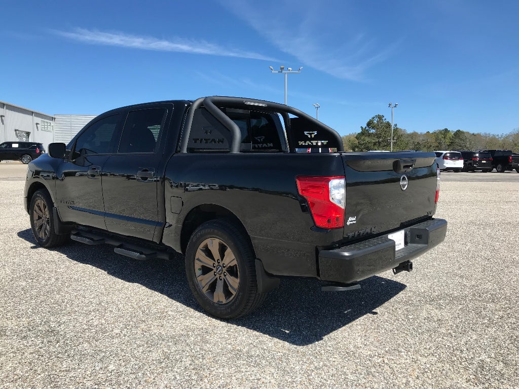 2024 Nissan Titan Crew Cab SV