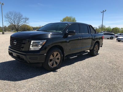 2024 Nissan Titan Crew Cab SV